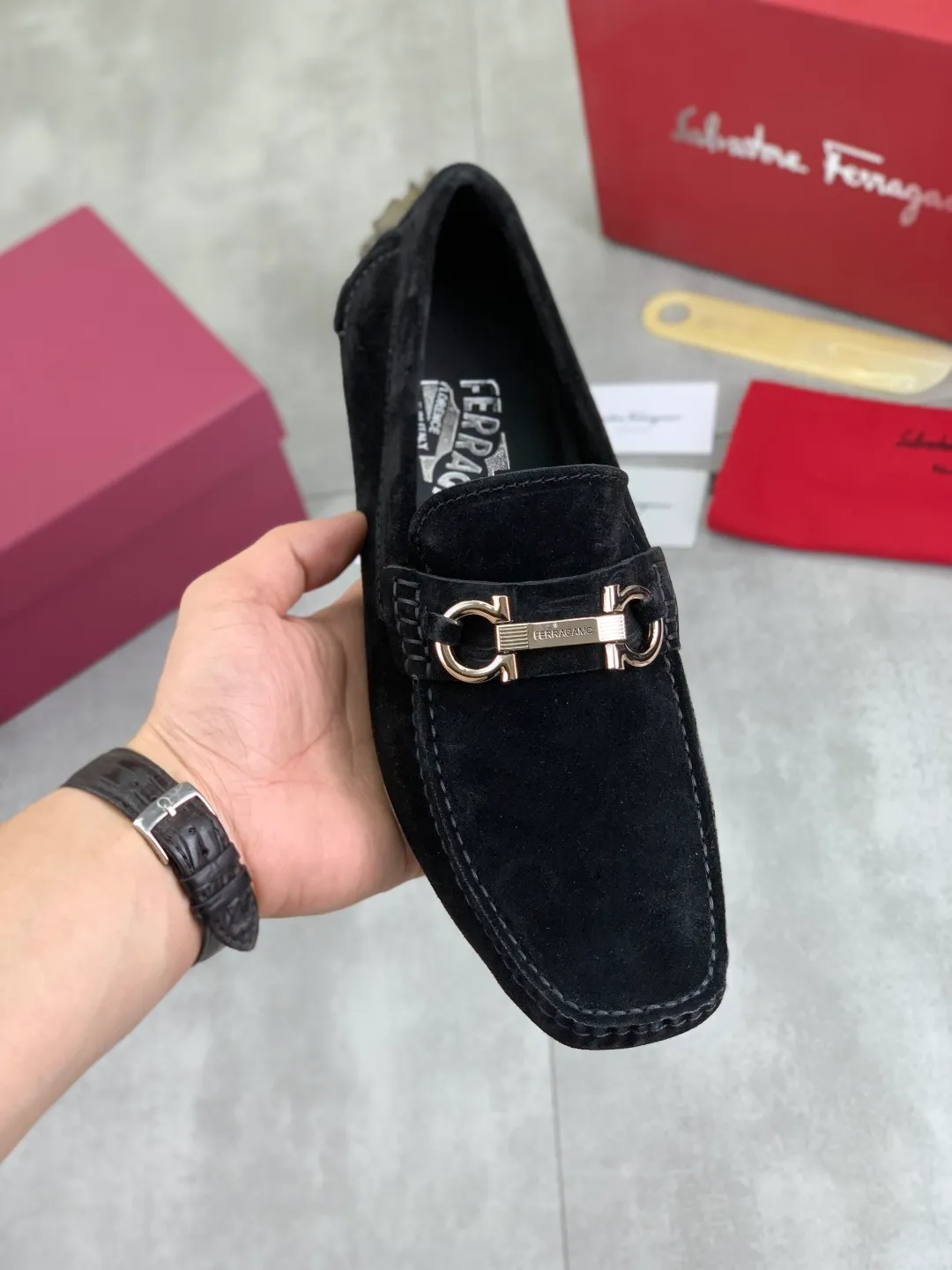 Men's shoes 💰P542 New model, high quality [Ferragamo/Ferragamo] Latest lazy slip-on shoes Original imported calfskin, imported cowhide lining + original luxury metal buckle + original combination outsole Comparison without pressure Code number: 38-45